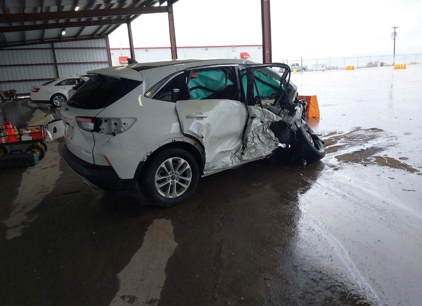 Photo 4 of 2022 Ford Escape SE (VIN 1FMCU9G65NUA60982)