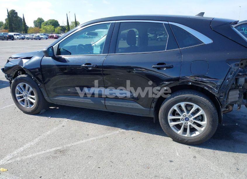 Photo 15 of 2022 Ford Escape SE (VIN 1FMCU9G65NUA70007)