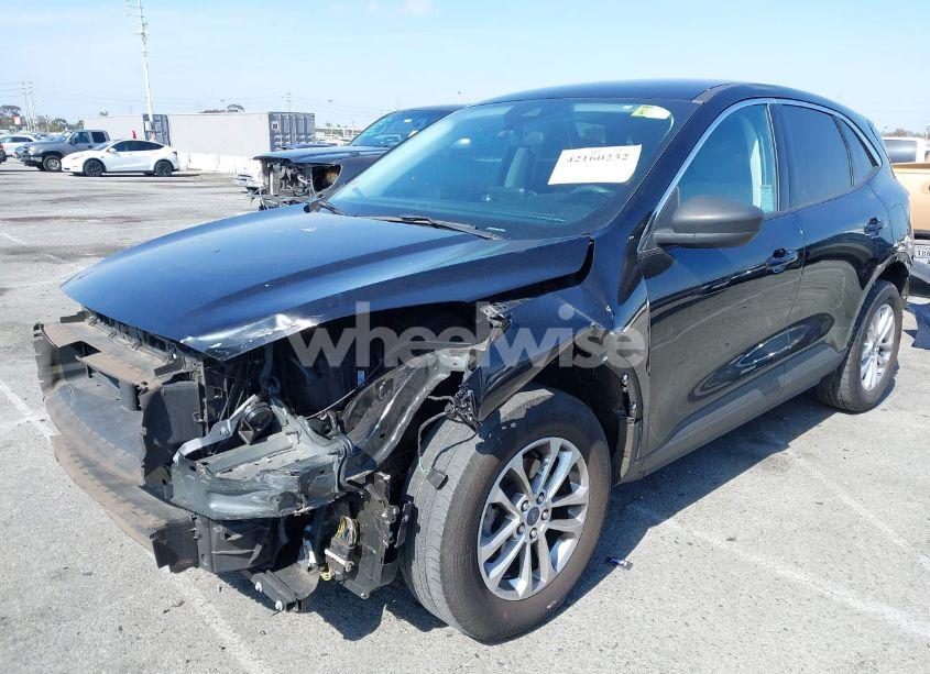 Photo 2 of 2022 Ford Escape SE (VIN 1FMCU9G65NUA70007)