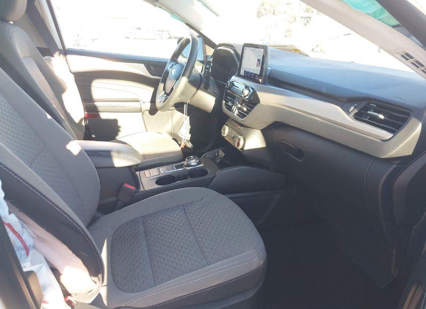 Photo 5 of 2022 Ford Escape SE (VIN 1FMCU9G65NUA73473)