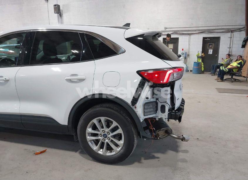 Photo 18 of 2022 Ford Escape SE (VIN 1FMCU9G65NUB12899)