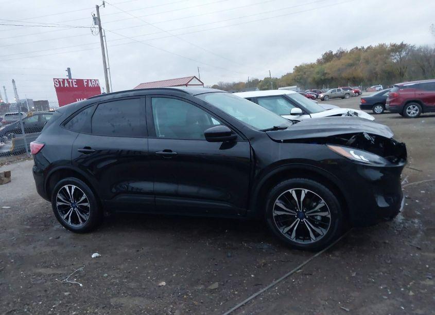 Photo 13 of 2022 Ford Escape SE (VIN 1FMCU9G65NUB96688)