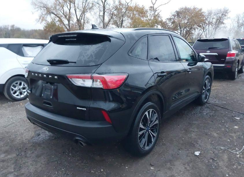 Photo 4 of 2022 Ford Escape SE (VIN 1FMCU9G65NUB96688)