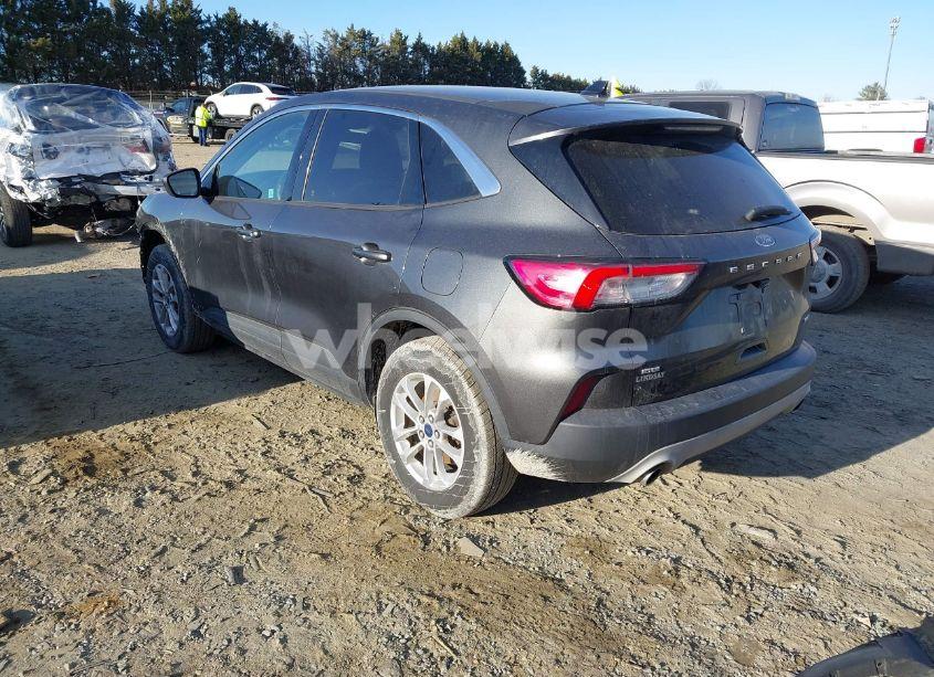 Photo 3 of 2020 Ford Escape SE (VIN 1FMCU9G66LUA09858)