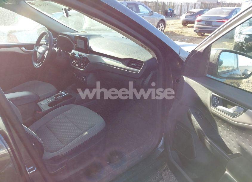 Photo 5 of 2020 Ford Escape SE (VIN 1FMCU9G66LUA09858)