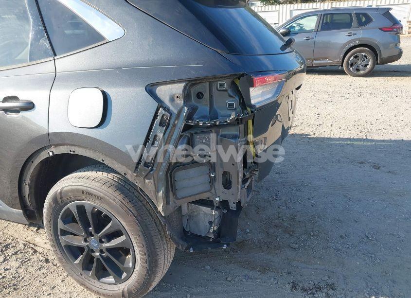 Photo 19 of 2020 Ford Escape SE (VIN 1FMCU9G66LUA11982)