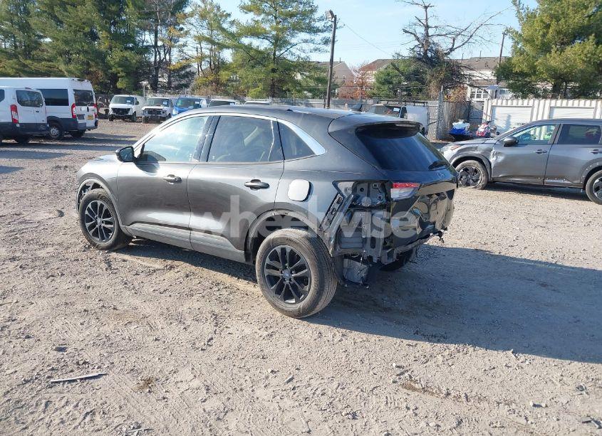 Photo 3 of 2020 Ford Escape SE (VIN 1FMCU9G66LUA11982)