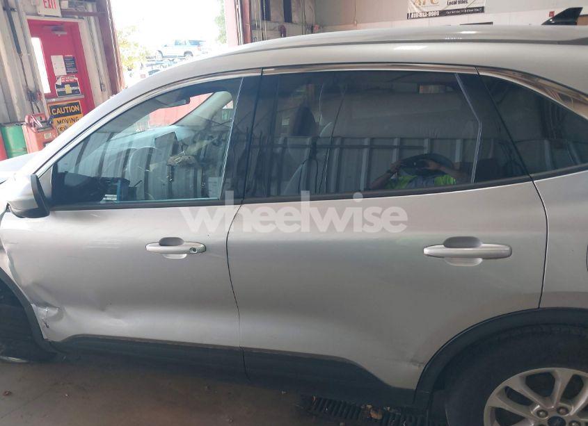 Photo 14 of 2020 Ford Escape SE (VIN 1FMCU9G66LUA52029)