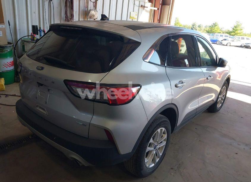 Photo 4 of 2020 Ford Escape SE (VIN 1FMCU9G66LUA52029)