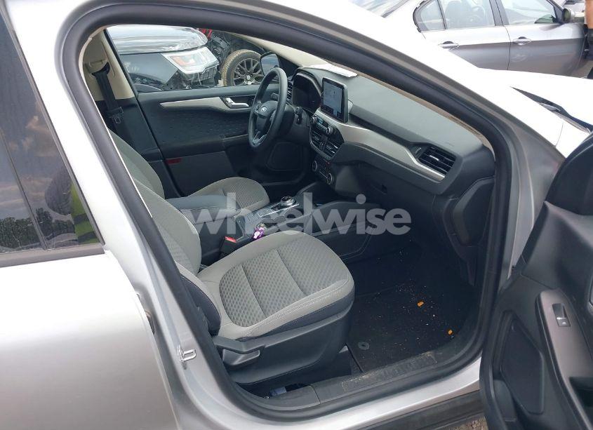 Photo 5 of 2020 Ford Escape SE (VIN 1FMCU9G66LUA52029)