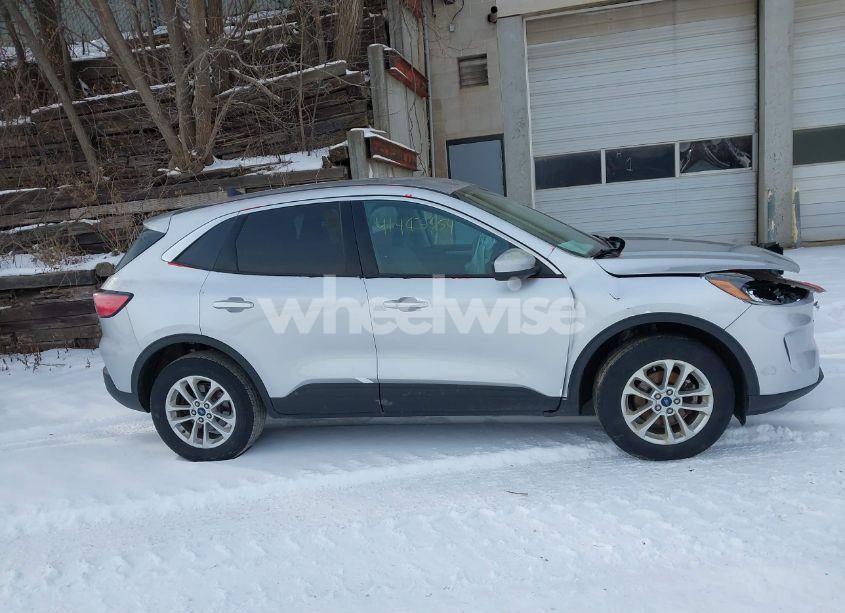 Photo 13 of 2020 Ford Escape SE (VIN 1FMCU9G66LUA69879)