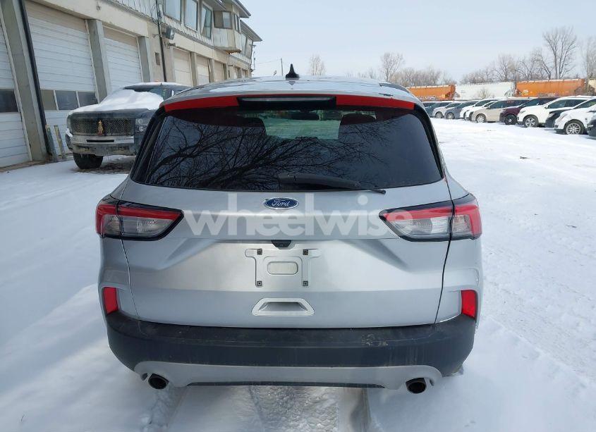 Photo 16 of 2020 Ford Escape SE (VIN 1FMCU9G66LUA69879)