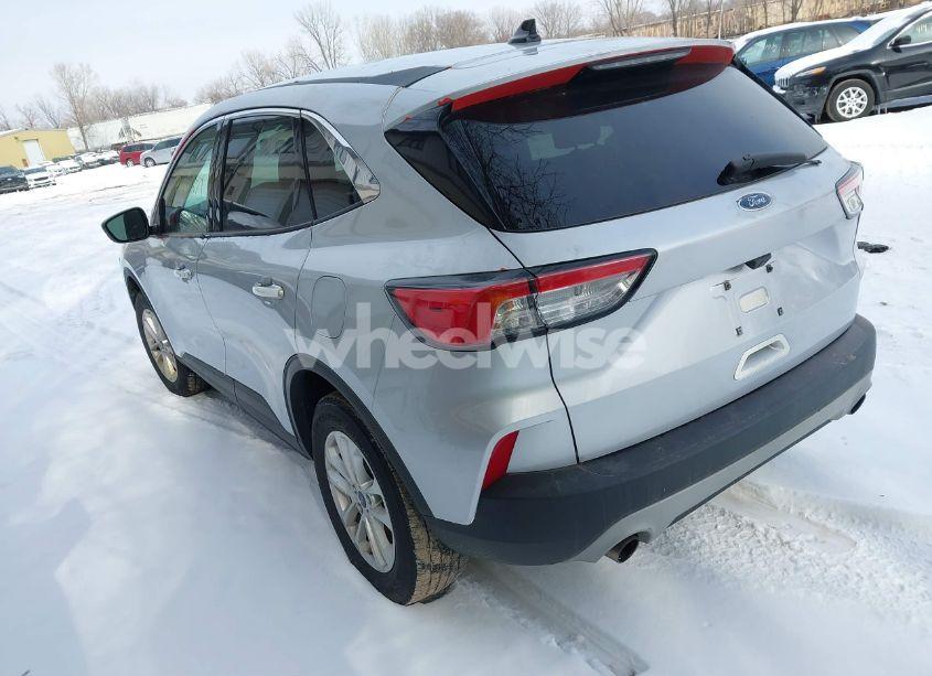 Photo 3 of 2020 Ford Escape SE (VIN 1FMCU9G66LUA69879)
