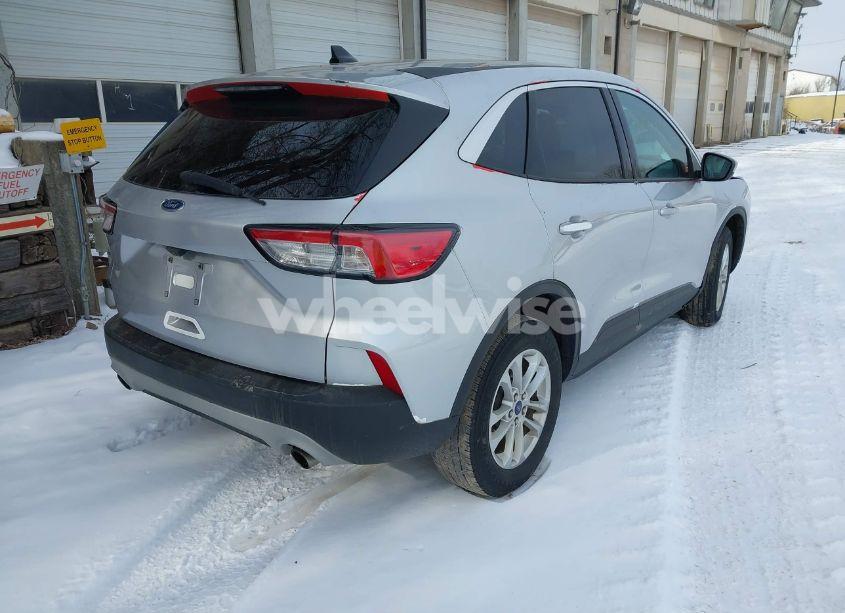 Photo 4 of 2020 Ford Escape SE (VIN 1FMCU9G66LUA69879)