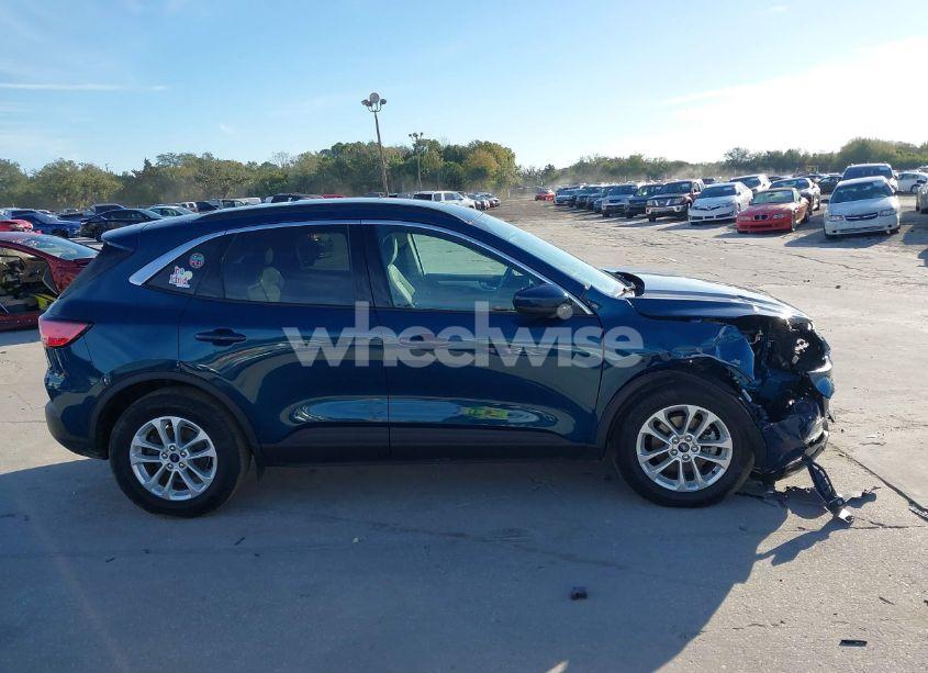 Photo 13 of 2020 Ford Escape SE (VIN 1FMCU9G66LUA88920)