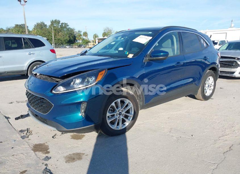 Photo 2 of 2020 Ford Escape SE (VIN 1FMCU9G66LUA88920)