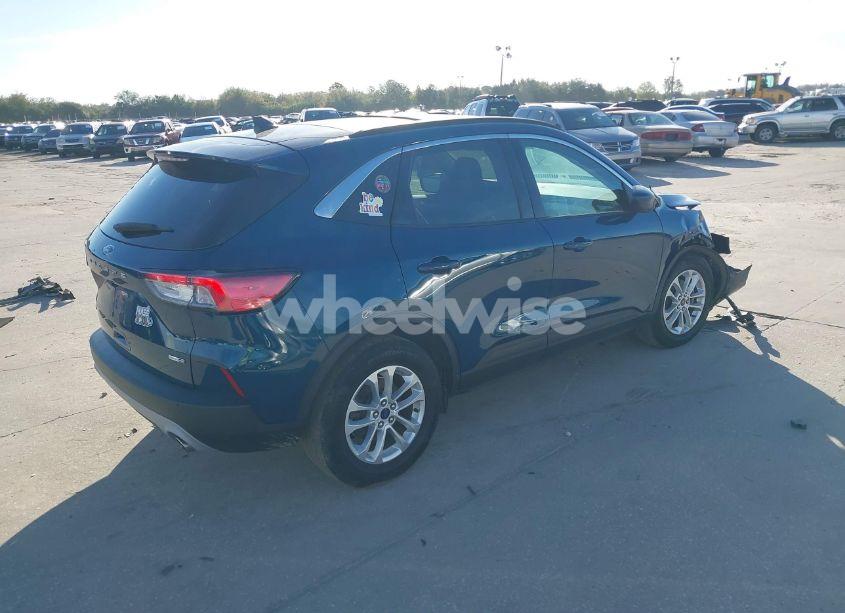Photo 4 of 2020 Ford Escape SE (VIN 1FMCU9G66LUA88920)