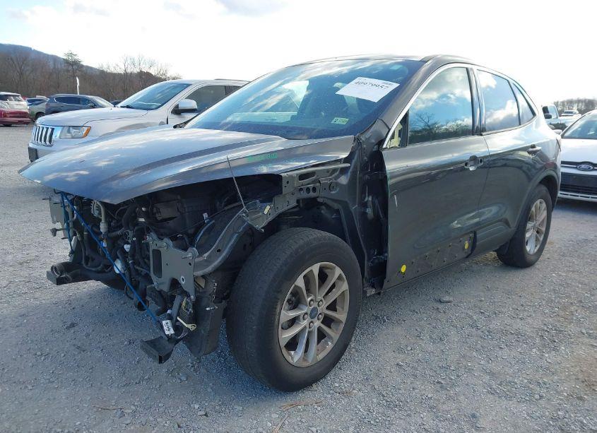 Photo 6 of 2020 Ford Escape SE (VIN 1FMCU9G66LUC62369)