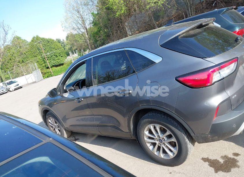Photo 14 of 2021 Ford Escape SE (VIN 1FMCU9G66MUA11210)