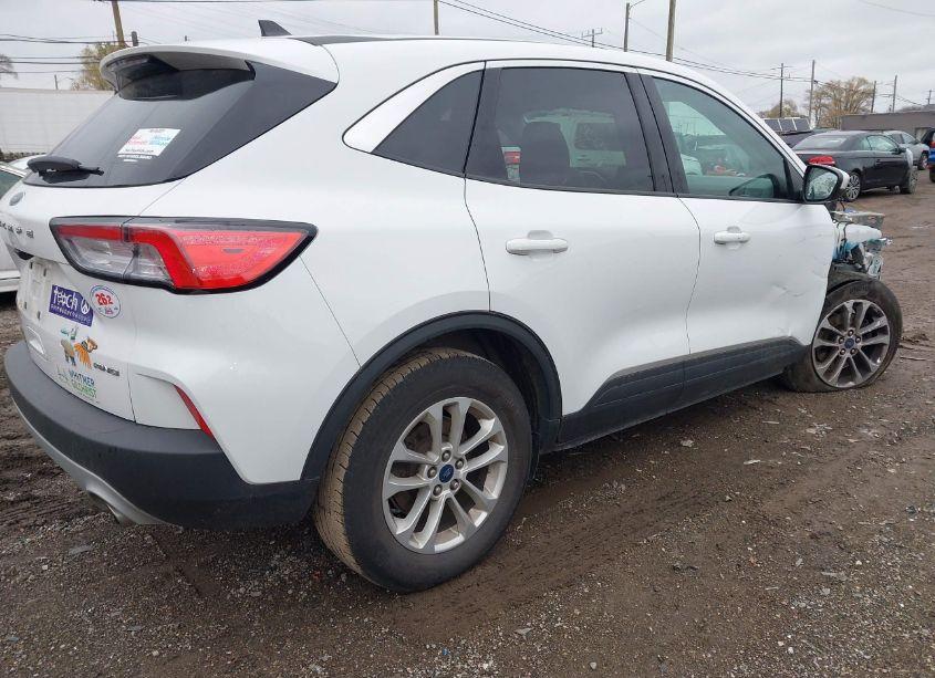 Photo 4 of 2021 Ford Escape SE (VIN 1FMCU9G66MUA65025)