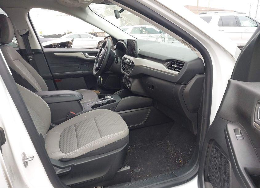 Photo 5 of 2021 Ford Escape SE (VIN 1FMCU9G66MUA65025)