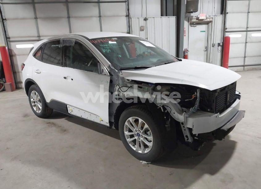 2021 Ford Escape SE (VIN 1FMCU9G66MUA69107) main photo