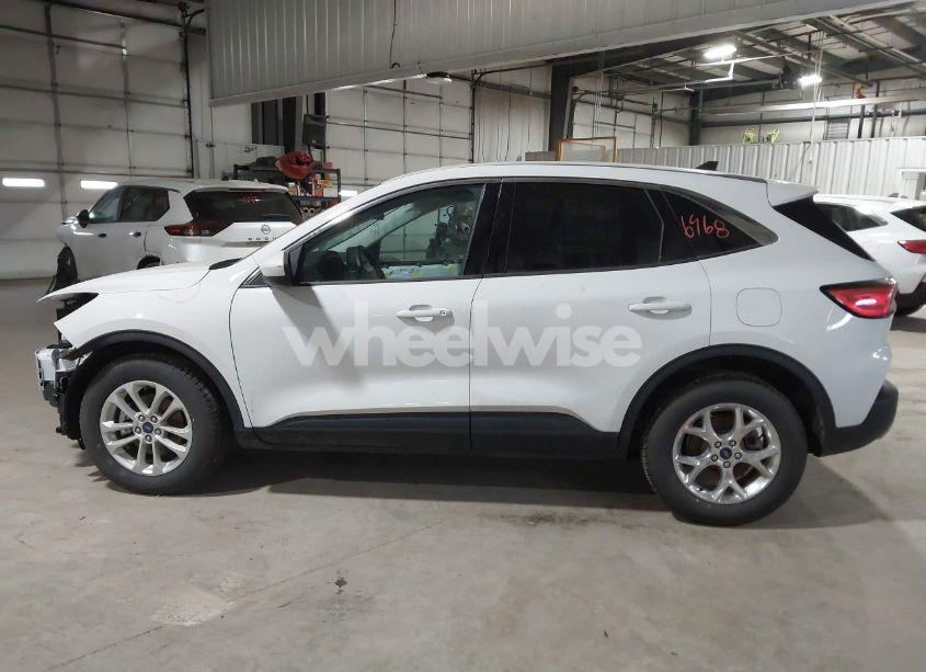 Photo 14 of 2021 Ford Escape SE (VIN 1FMCU9G66MUA69107)