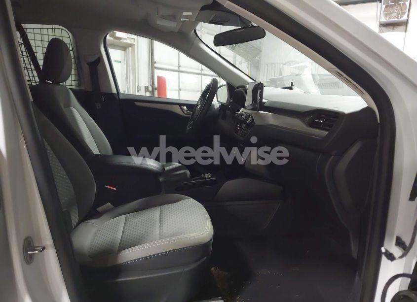 Photo 5 of 2021 Ford Escape SE (VIN 1FMCU9G66MUA69107)