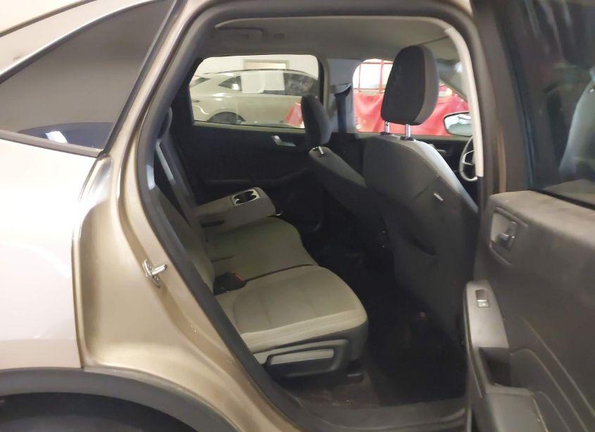 Photo 8 of 2021 Ford Escape SE (VIN 1FMCU9G66MUA95688)