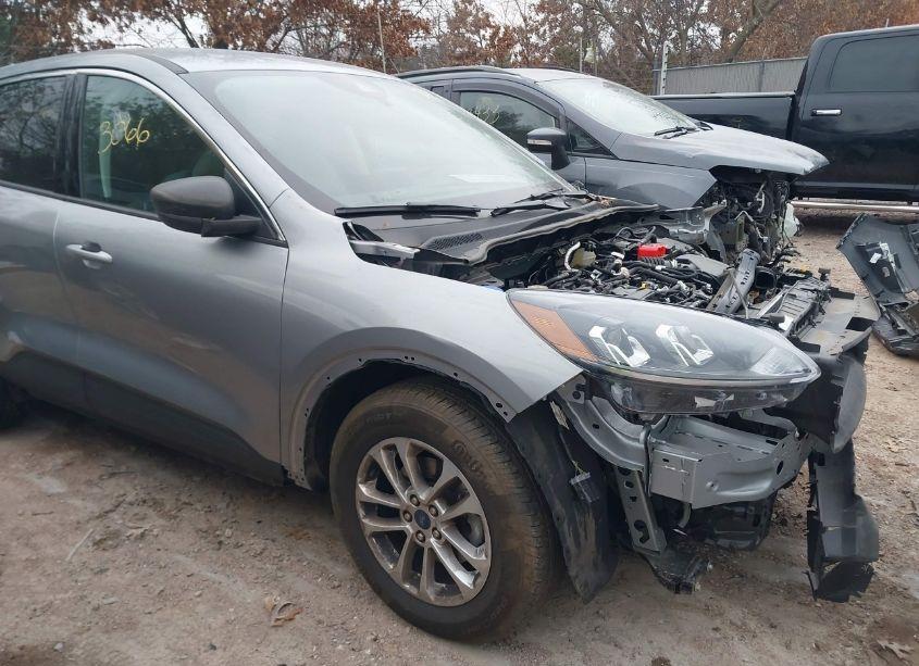 Photo 21 of 2022 Ford Escape SE (VIN 1FMCU9G66NUA00810)