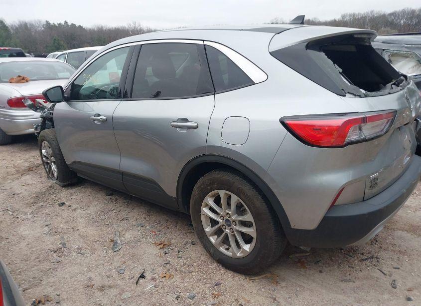 Photo 3 of 2022 Ford Escape SE (VIN 1FMCU9G66NUA00810)