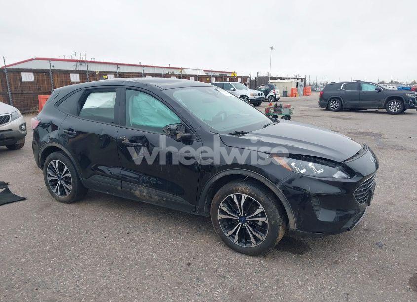 2022 Ford Escape SE (VIN 1FMCU9G66NUA06865) main photo