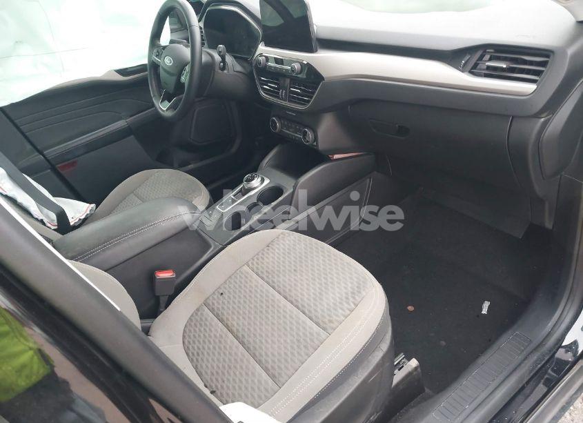 Photo 5 of 2022 Ford Escape SE (VIN 1FMCU9G66NUA06865)