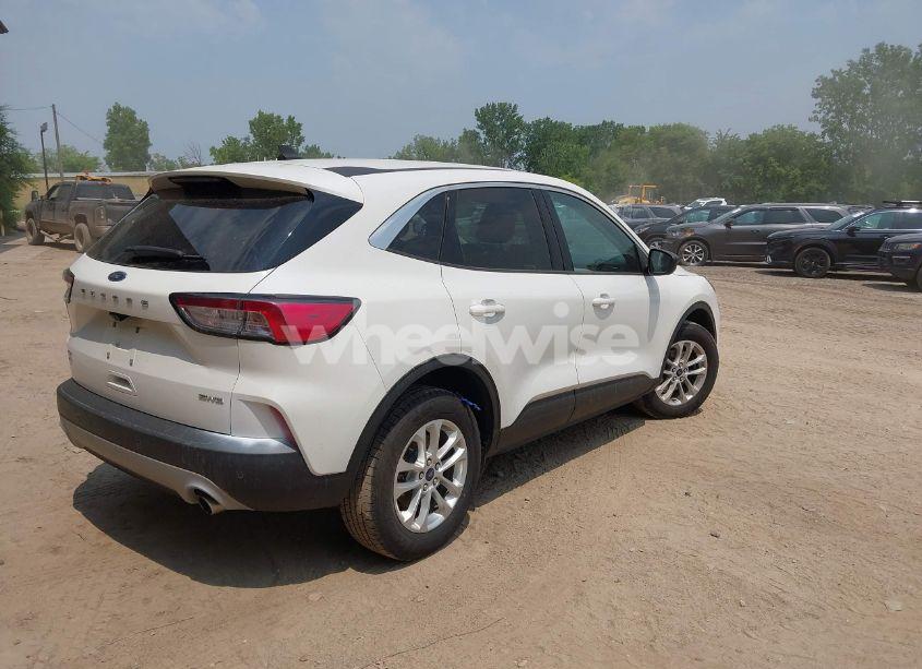 Photo 4 of 2022 Ford Escape SE (VIN 1FMCU9G66NUA60537)