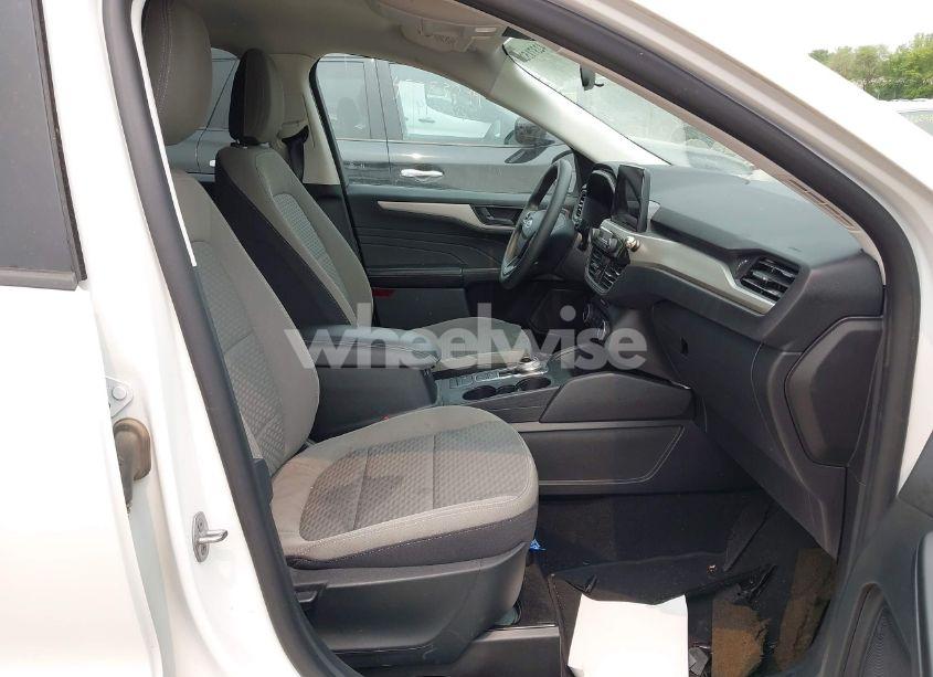Photo 5 of 2022 Ford Escape SE (VIN 1FMCU9G66NUA60537)