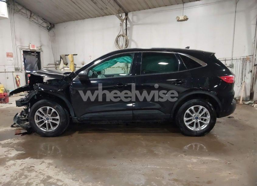 Photo 14 of 2022 Ford Escape SE (VIN 1FMCU9G66NUA93098)
