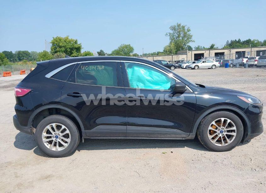 Photo 13 of 2022 Ford Escape SE (VIN 1FMCU9G66NUB05007)