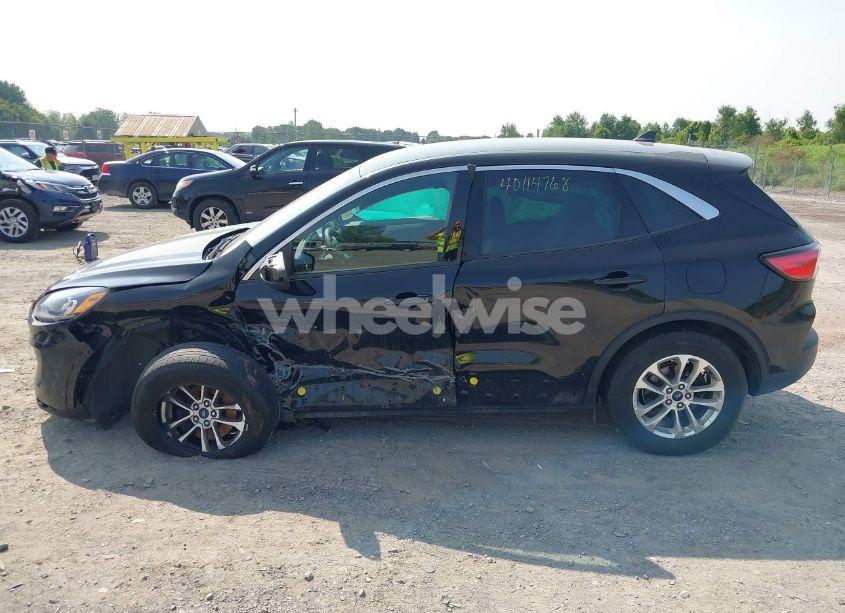 Photo 14 of 2022 Ford Escape SE (VIN 1FMCU9G66NUB05007)