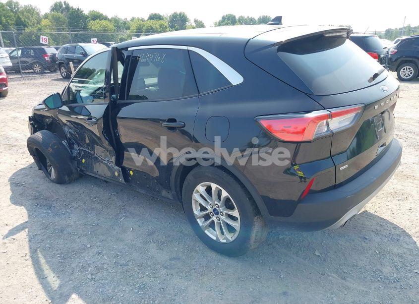 Photo 3 of 2022 Ford Escape SE (VIN 1FMCU9G66NUB05007)