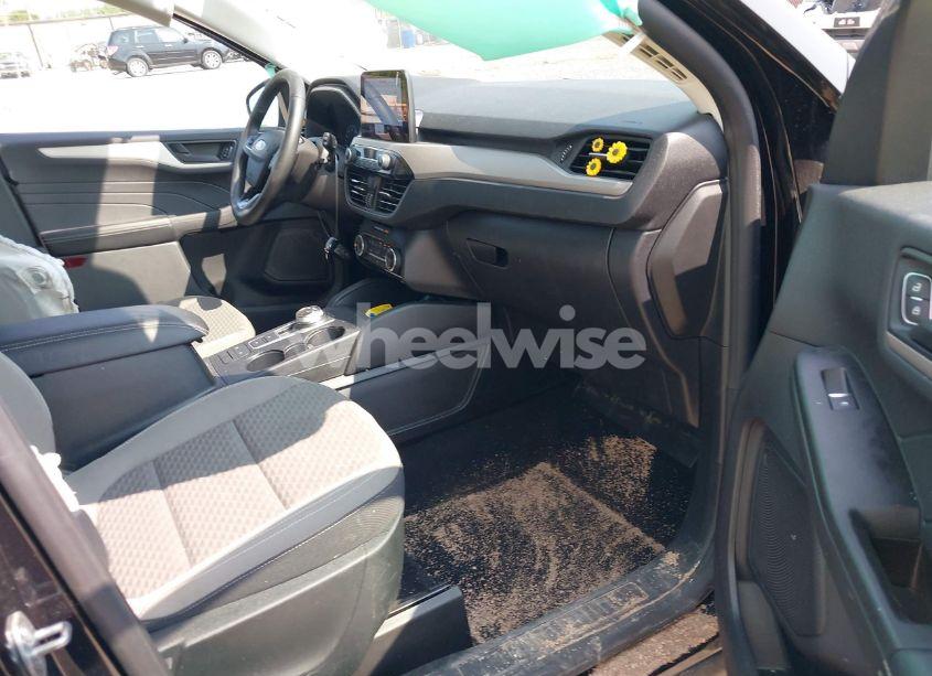 Photo 5 of 2022 Ford Escape SE (VIN 1FMCU9G66NUB05007)