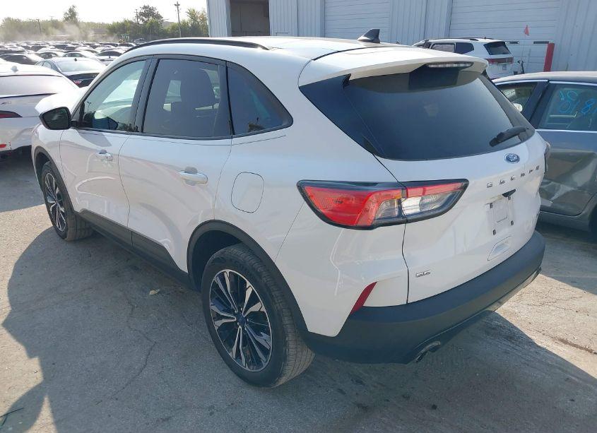 Photo 3 of 2022 Ford Escape SE (VIN 1FMCU9G66NUB16749)