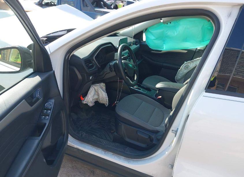 Photo 5 of 2022 Ford Escape SE (VIN 1FMCU9G66NUB16749)