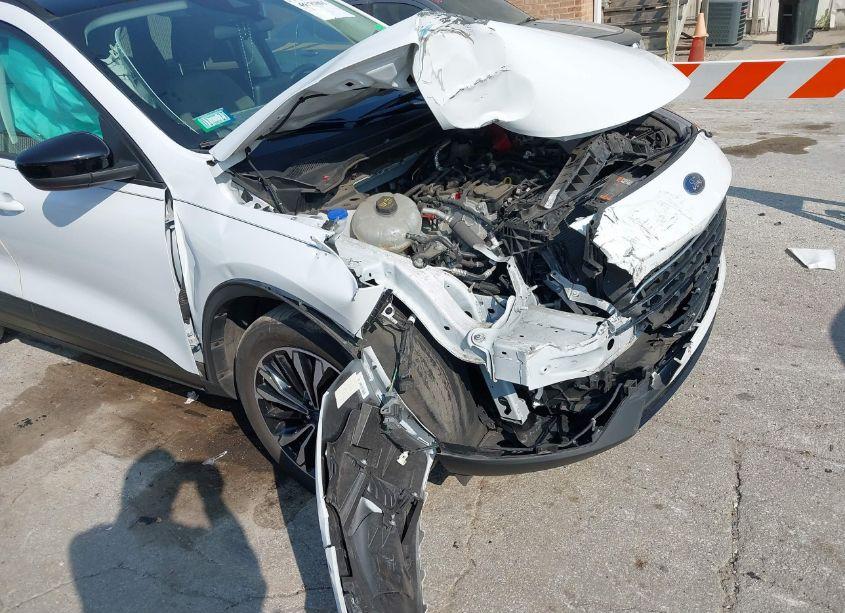 Photo 6 of 2022 Ford Escape SE (VIN 1FMCU9G66NUB16749)