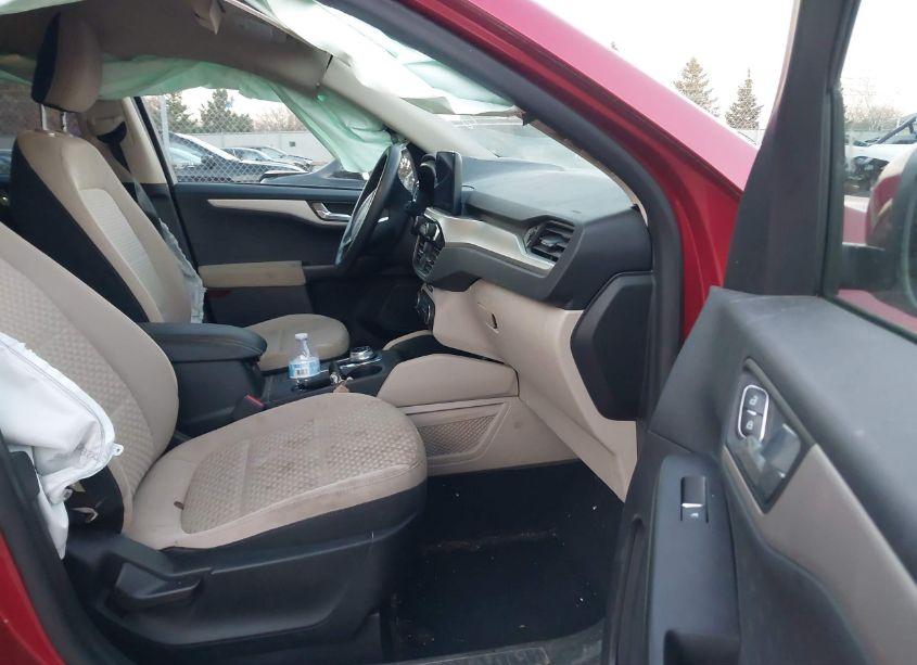 Photo 5 of 2020 Ford Escape SE (VIN 1FMCU9G67LUA34770)