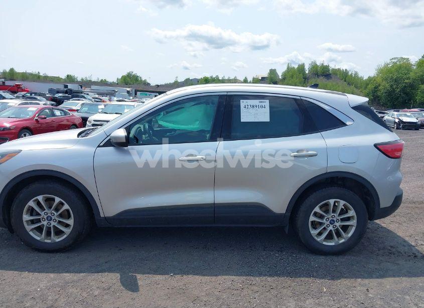 Photo 14 of 2020 Ford Escape SE (VIN 1FMCU9G67LUA85265)