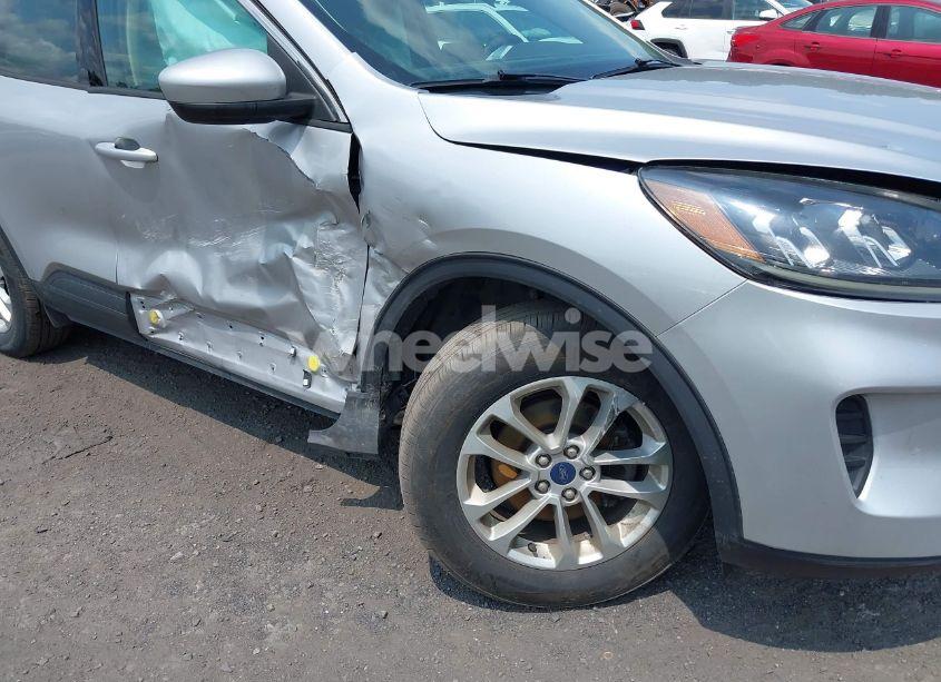 Photo 6 of 2020 Ford Escape SE (VIN 1FMCU9G67LUA85265)