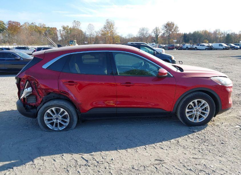 Photo 13 of 2020 Ford Escape SE (VIN 1FMCU9G67LUA90885)