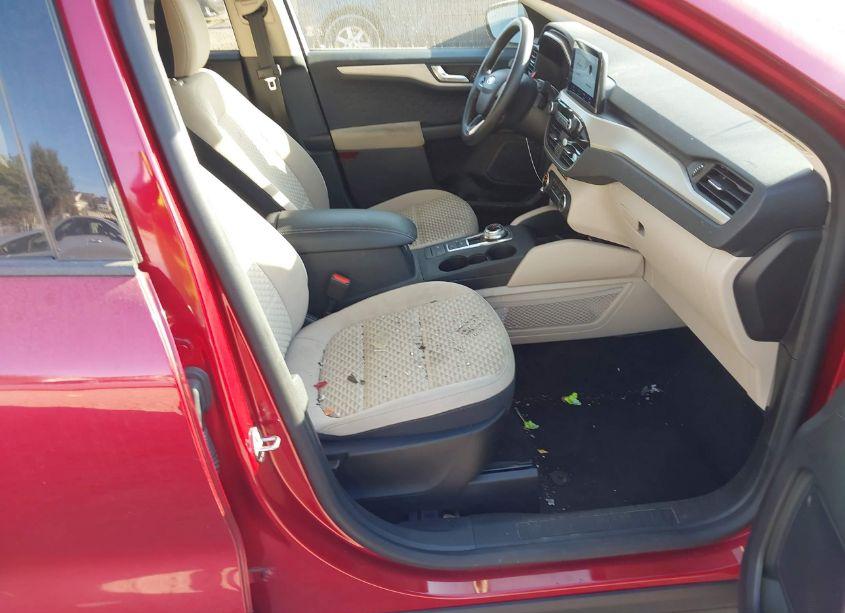 Photo 5 of 2020 Ford Escape SE (VIN 1FMCU9G67LUA90885)