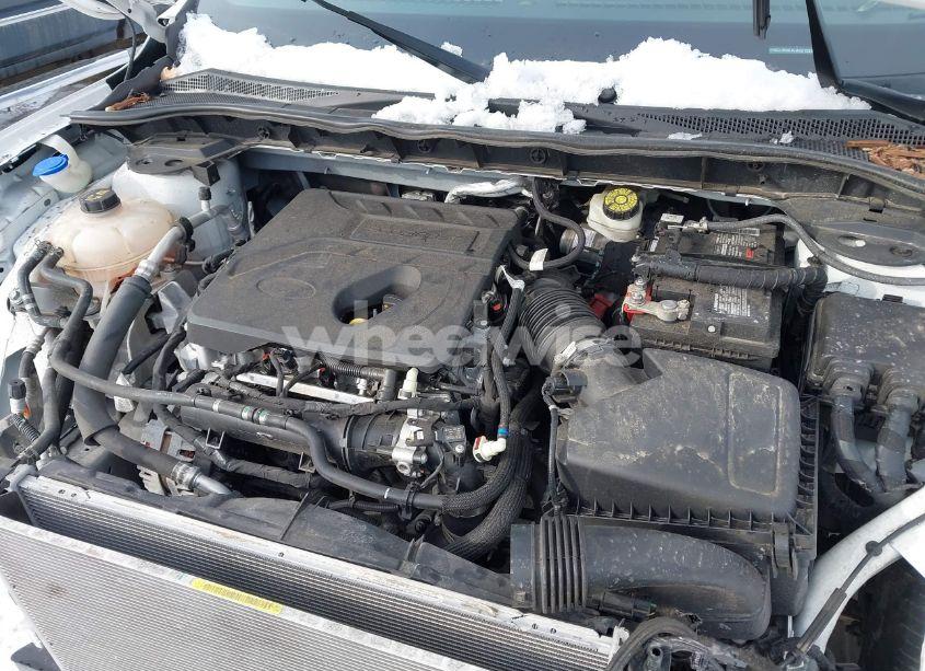 Photo 10 of 2020 Ford Escape SE (VIN 1FMCU9G67LUB21293)