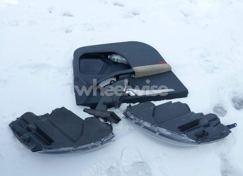 Photo 12 of 2020 Ford Escape SE (VIN 1FMCU9G67LUB21293)